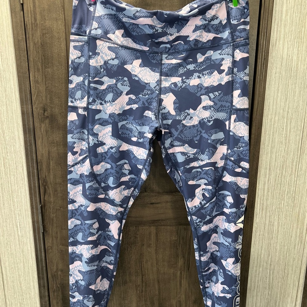NWOT Reebok leggings